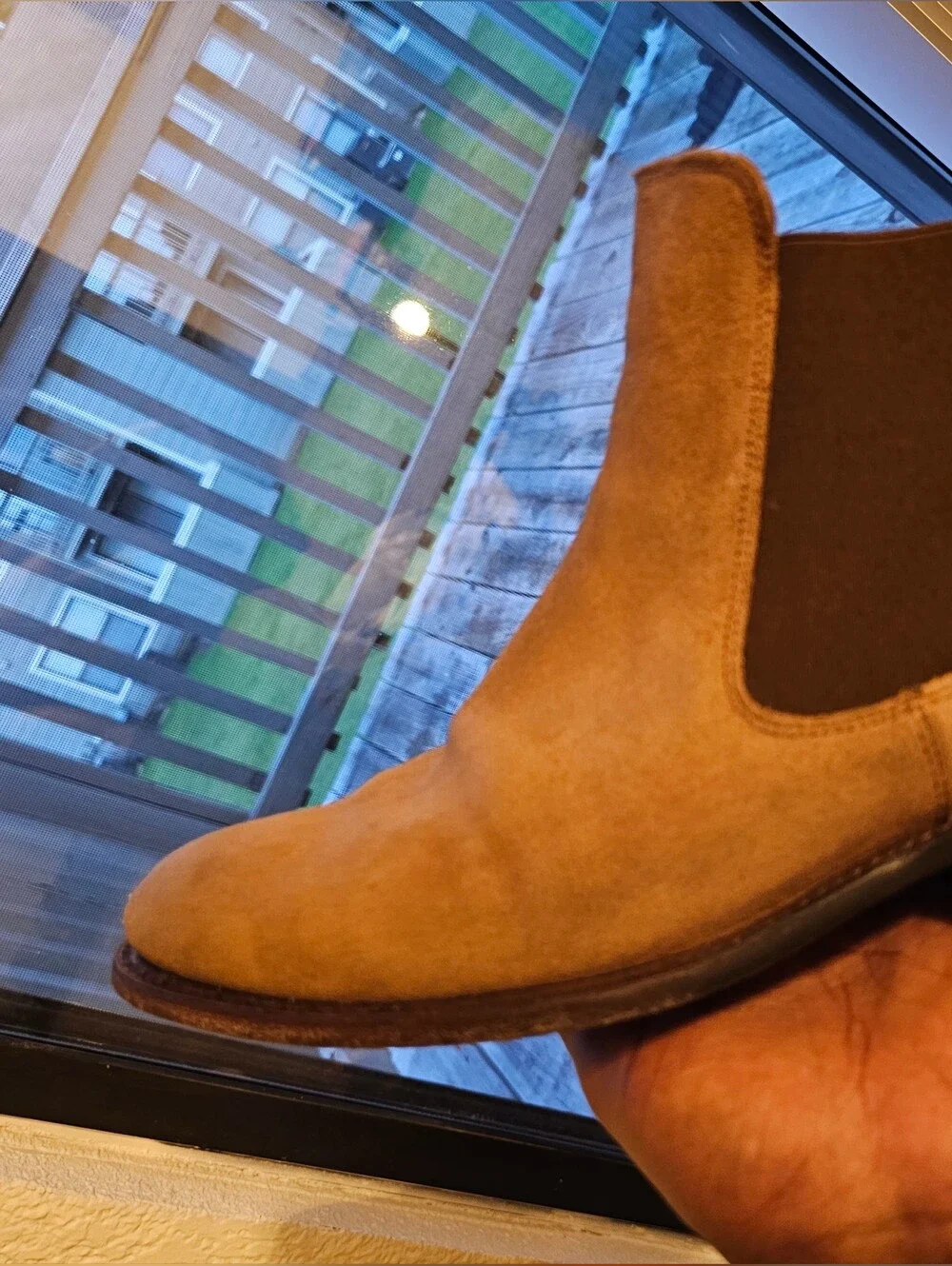 THURSDAYO TVERTOAY Men's Suede Chukka Boots in Tan with Elastic Side Panels